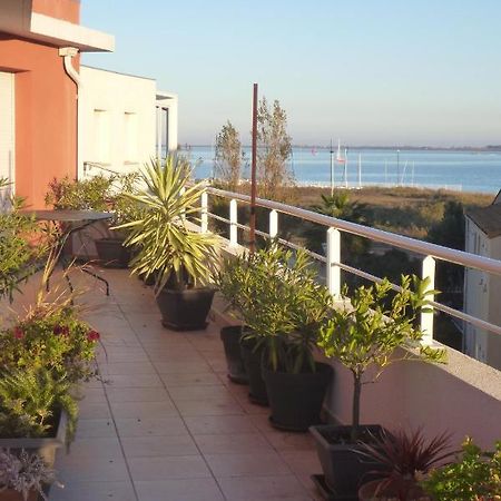 Sea View Apartment Марсилан Екстериор снимка