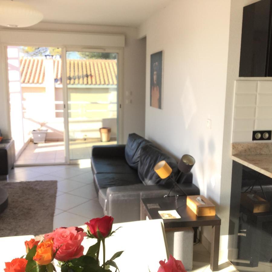 Sea View Apartment Марсилан Екстериор снимка
