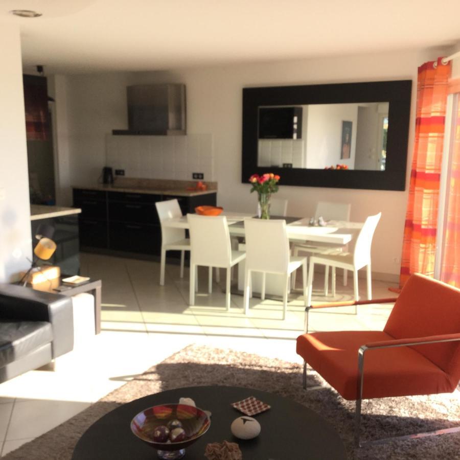 Sea View Apartment Марсилан Екстериор снимка