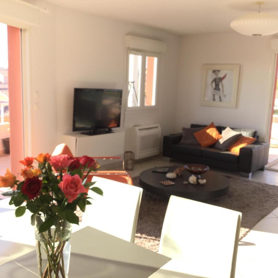 Sea View Apartment Марсилан Екстериор снимка